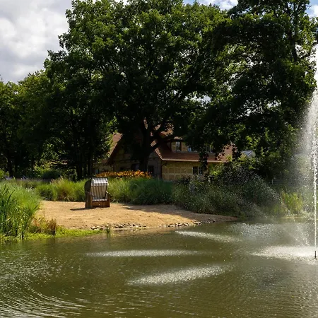 Landhueues Oeverdiek *